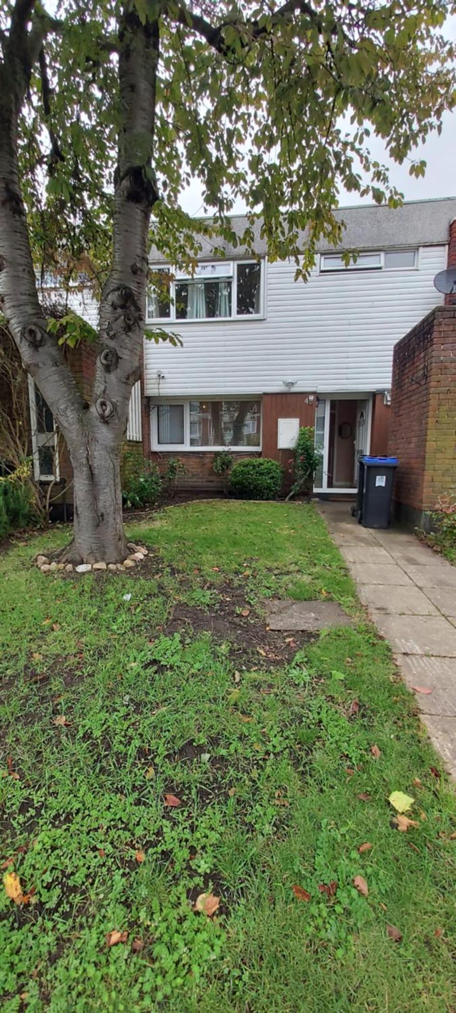 Villa Cozy 4-bedroom Family Getaway West Byfleet