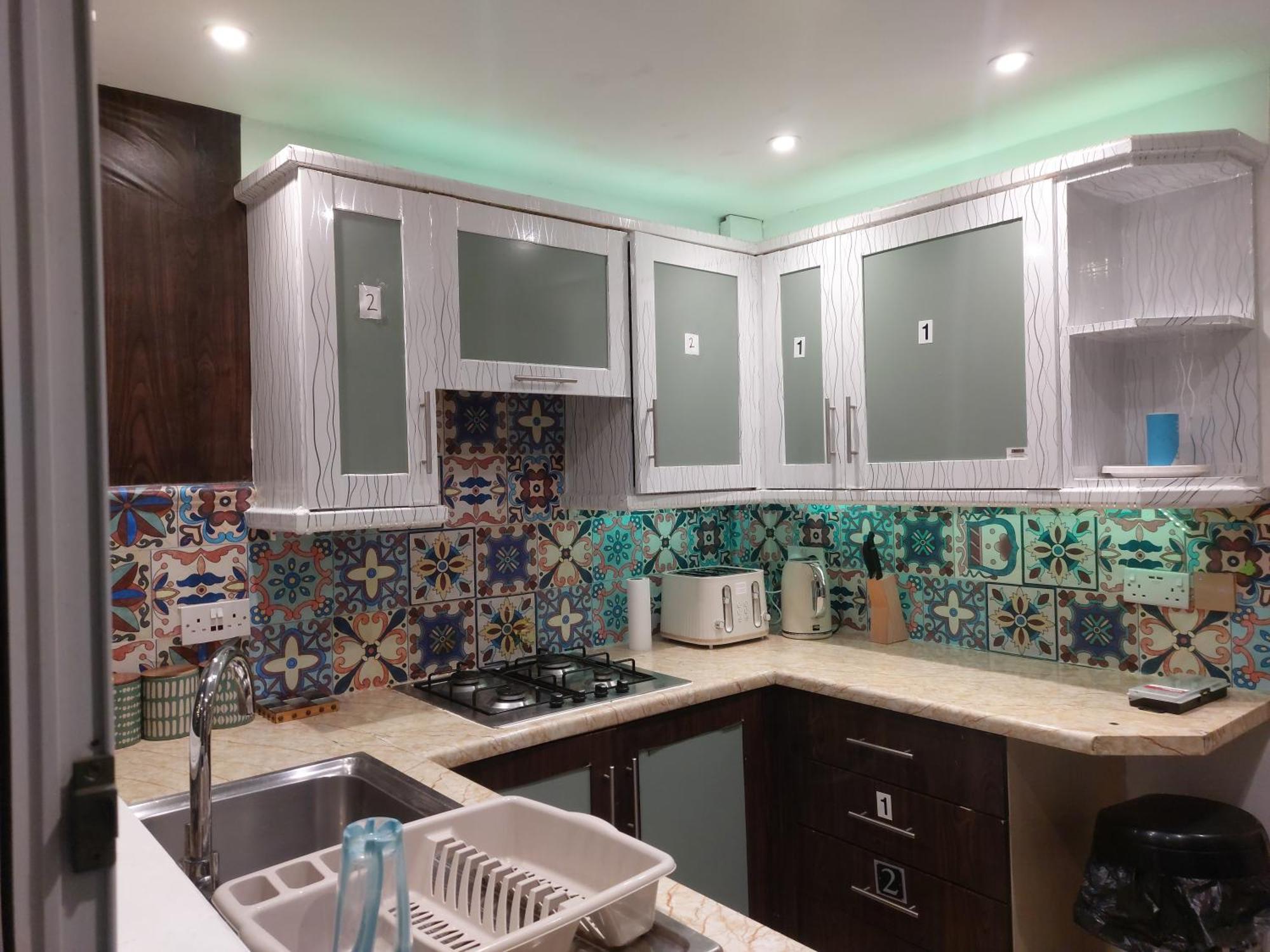 Cozy 4-bedroom Family Getaway Villa West Byfleet